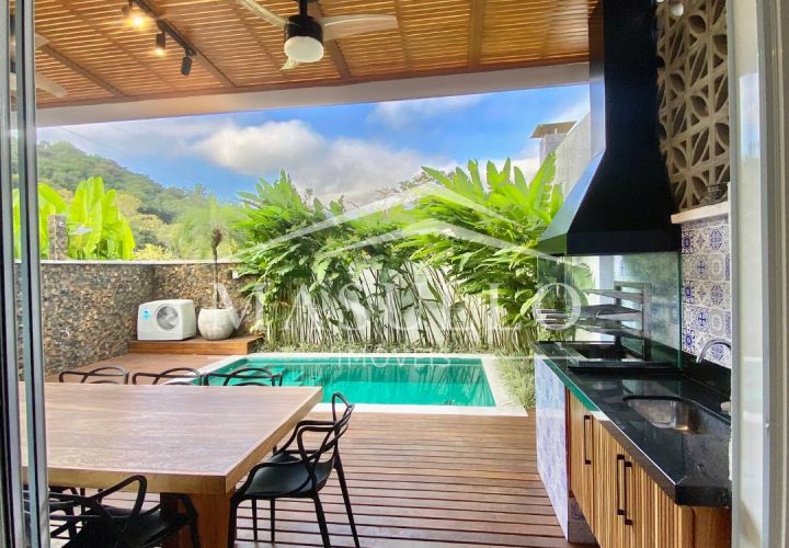 Casa com piscina privativa a venda na Praia de maresias