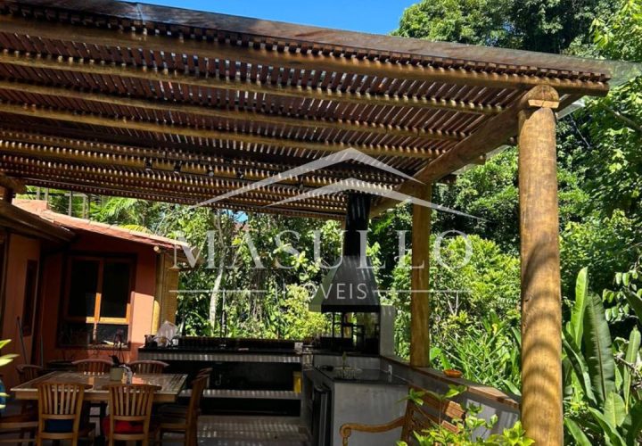 Casa com 4 suítes em condomínio fechado à venda na Praia de Maresias