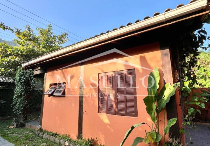 Casa pé na areia a venda na praia de Juquehy