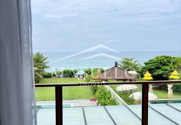 Casa pé na areia a venda na Praia de Maresias
