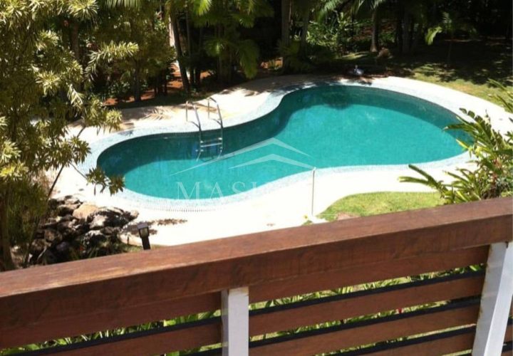Casa a venda em condomínio pé na areia na praia de Maresias