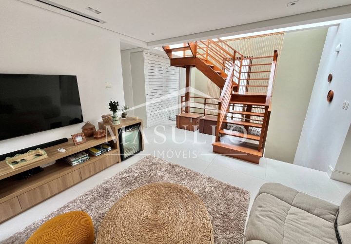 Casa pé na areia a venda na praia de maresias