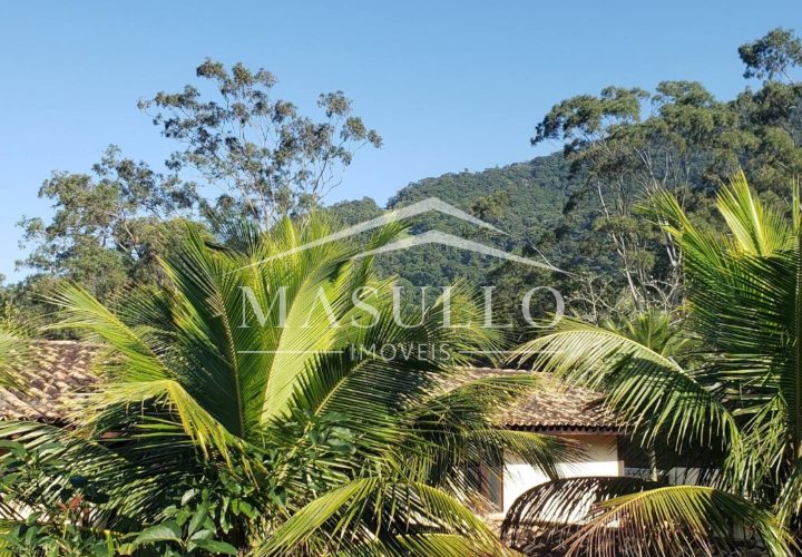 Casa à venda em condomínio pé na areia em maresias