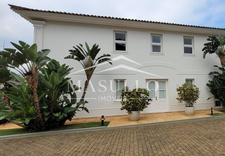 Casa à venda em condomínio pé na areia em maresias