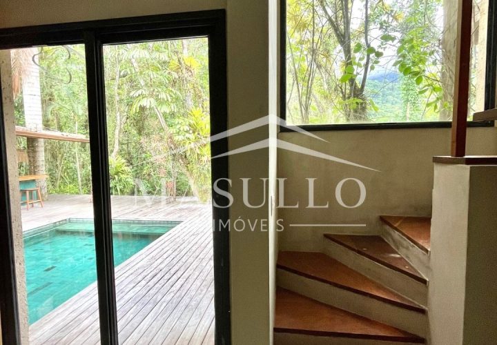 Casa a venda condomínio Anoman na praia de maresias