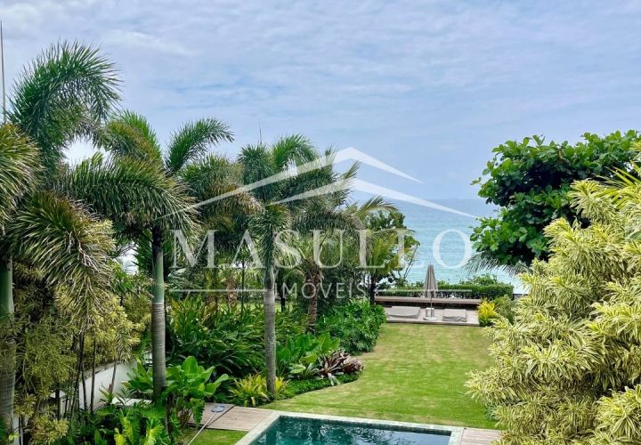 Casa pé na areia a venda na praia de maresias