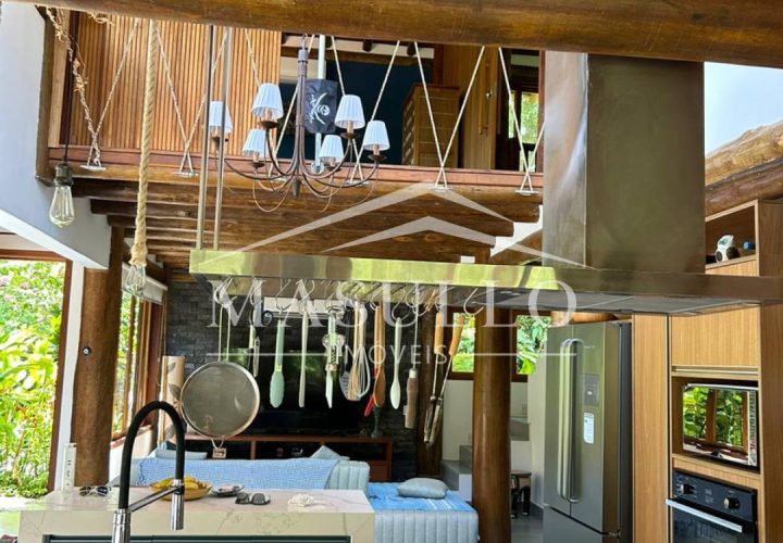 Casa com 4 suítes em condomínio fechado à venda na Praia de Maresias