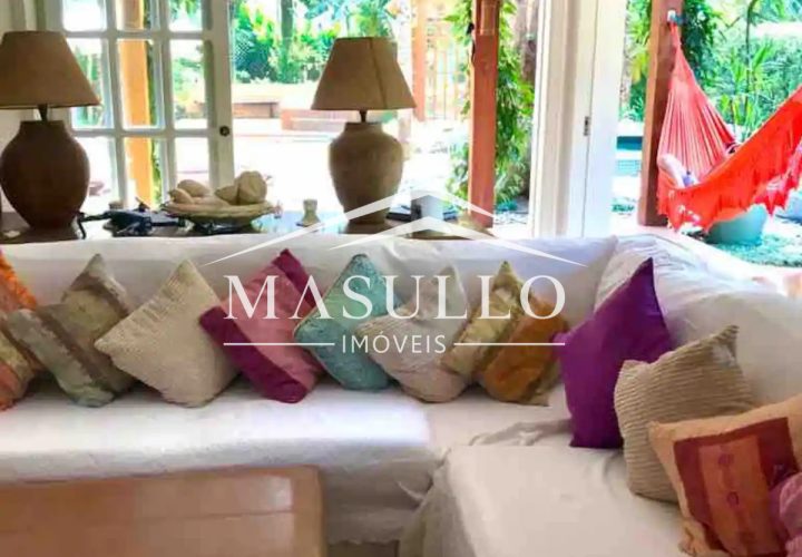 Casa com 4 suítes a venda na Praia de Maresias