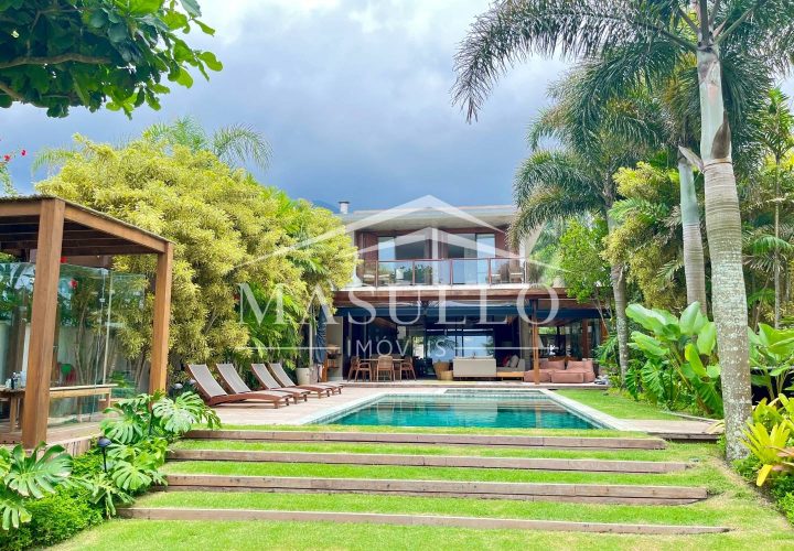 Casa pé na areia a venda na praia de maresias