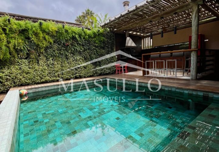Casa a venda condomínio Anoman na praia de maresias