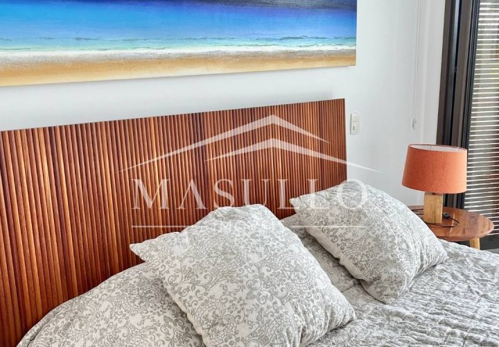 Casa pé na areia a venda na praia de maresias
