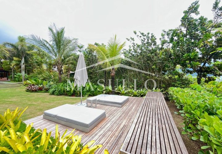 Casa pé na areia a venda na praia de maresias