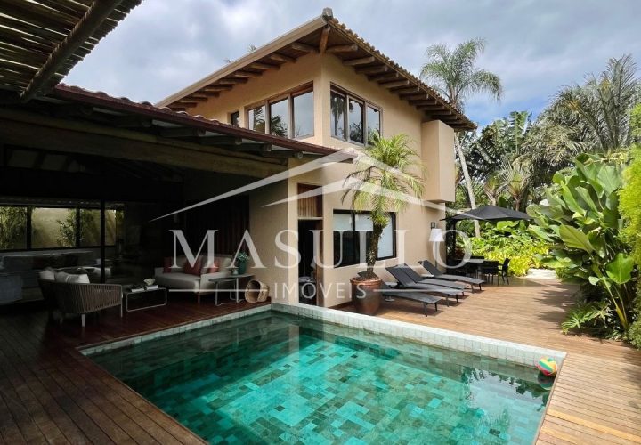 Casa a venda condomínio Anoman na praia de maresias
