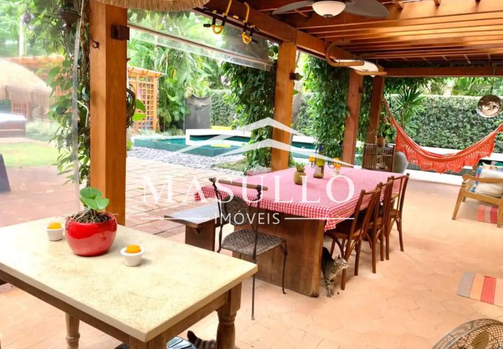 Casa com 4 suítes a venda na Praia de Maresias