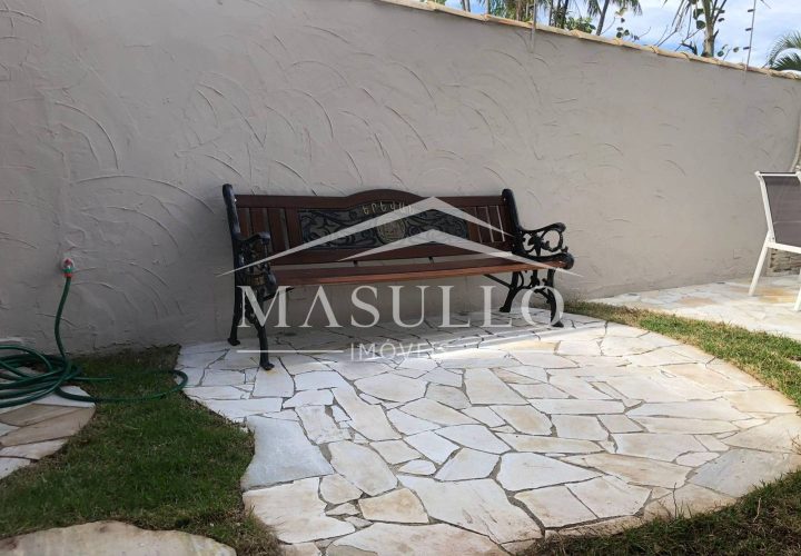 Casa à venda em condomínio pé na areia em maresias