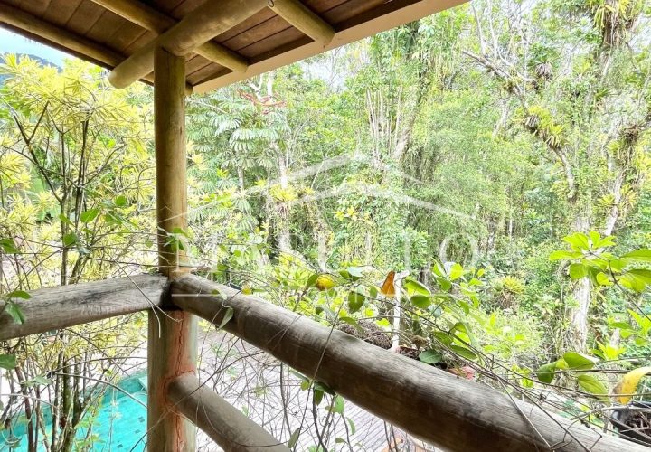 Casa a venda condomínio Anoman na praia de maresias