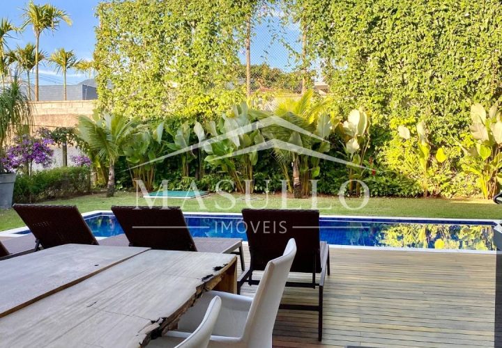 Casa em condomínio pé na areia a venda na Praia de Maresias
