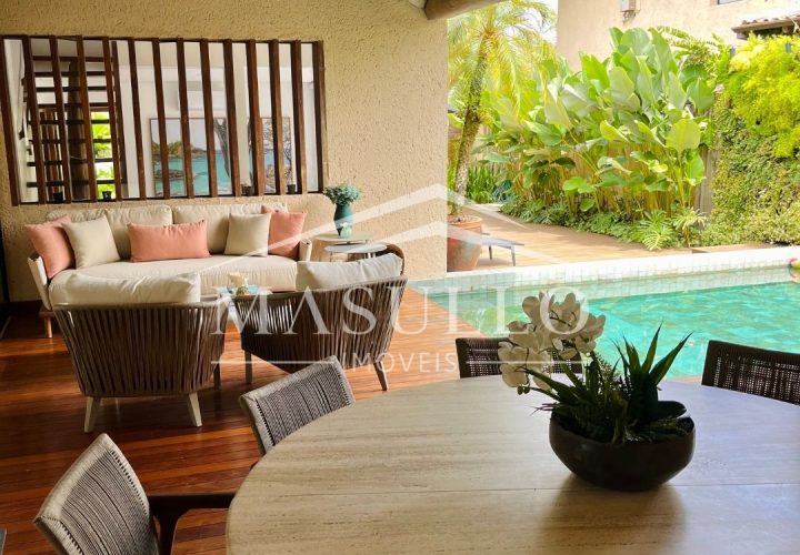 Casa a venda condomínio Anoman na praia de maresias