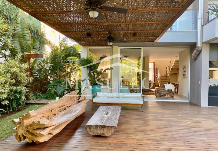 Casa em condomínio pé na areia a venda na Praia de Maresias