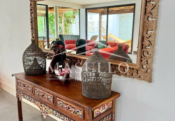 Casa pé na areia a venda na Praia de Maresias