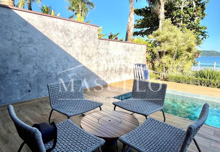 Casa a venda pé na areia na praia de Juquehy