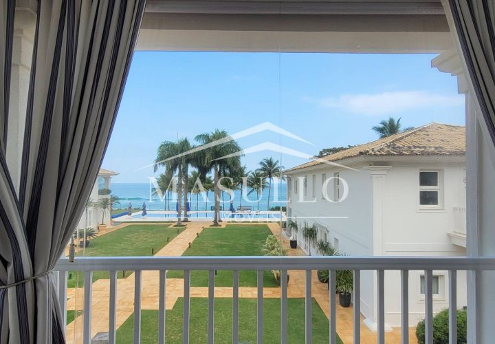 Casa à venda em condomínio pé na areia em maresias