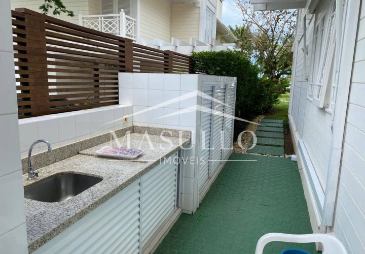 Casa à venda em condomínio pé na areia em maresias