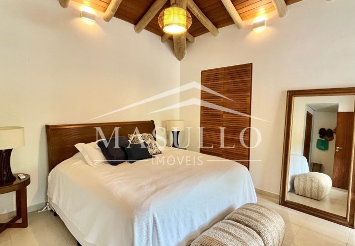 Casa a venda condomínio Anoman na praia de maresias