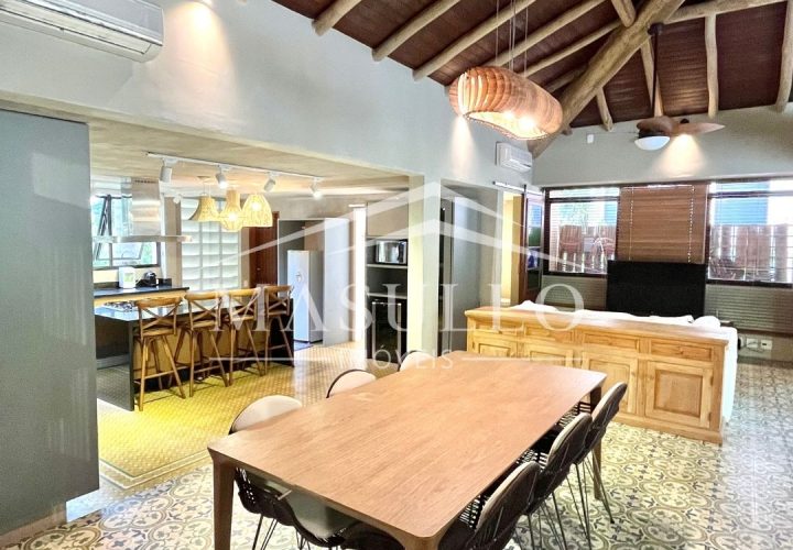 Casa a venda condomínio Anoman na praia de maresias