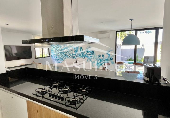 Casa Pé na Areia a venda na Praia de Juquehy