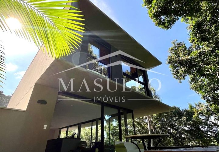 Casa pé na areia a venda na Praia de Maresias