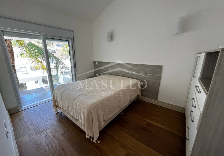 Casa pé na areia a venda na praia de Maresias