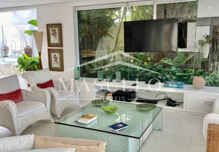 Casa pé na areia a venda na praia de juquehy