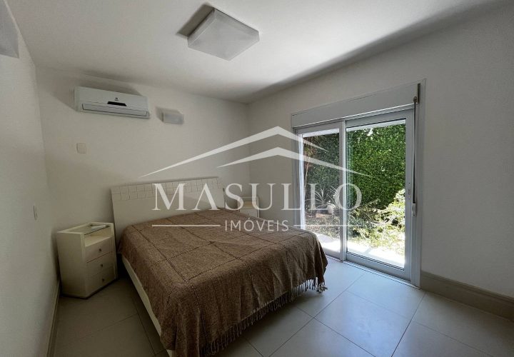 Casa pé na areia a venda na praia de maresias