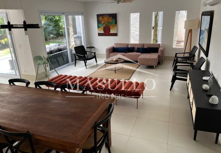 Casa pé na areia a venda na praia de maresias