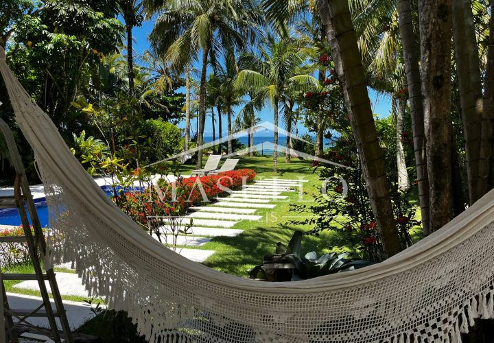 Casa pé na areia a venda na praia de maresias