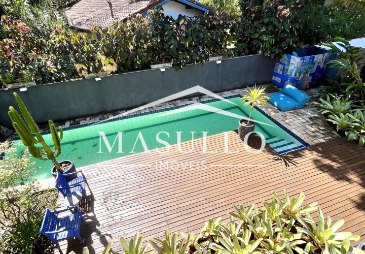 Casa a venda com 4 Suites na praia de maresias