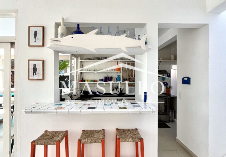 Casa a venda com 4 Suites na praia de maresias