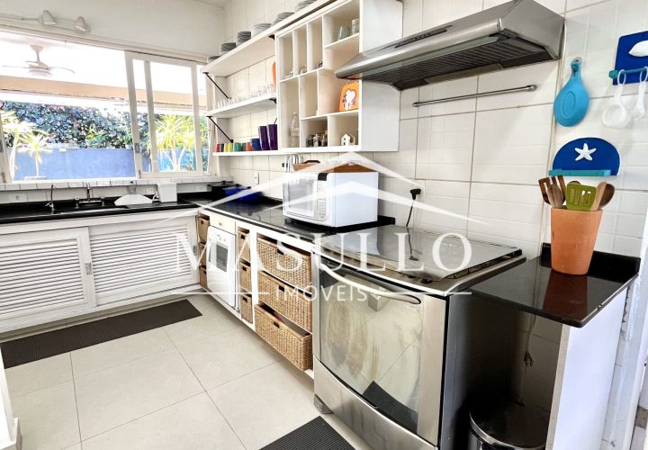 Casa a venda com 4 Suites na praia de maresias