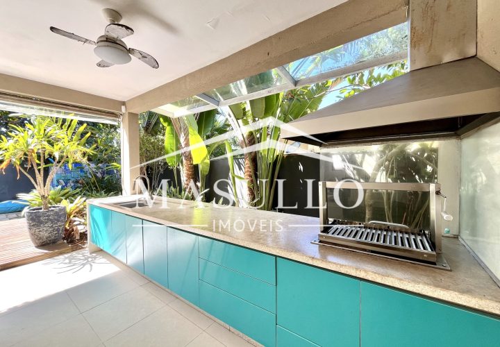 Casa a venda com 4 Suites na praia de maresias