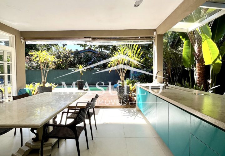 Casa a venda com 4 Suites na praia de maresias