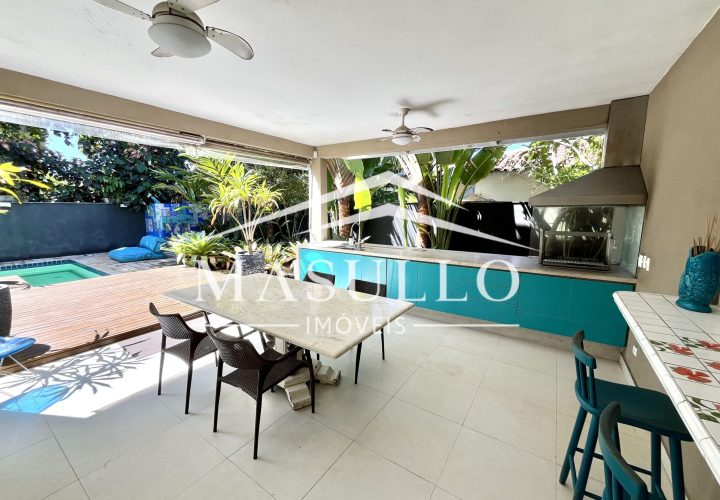 Casa a venda com 4 Suites na praia de maresias