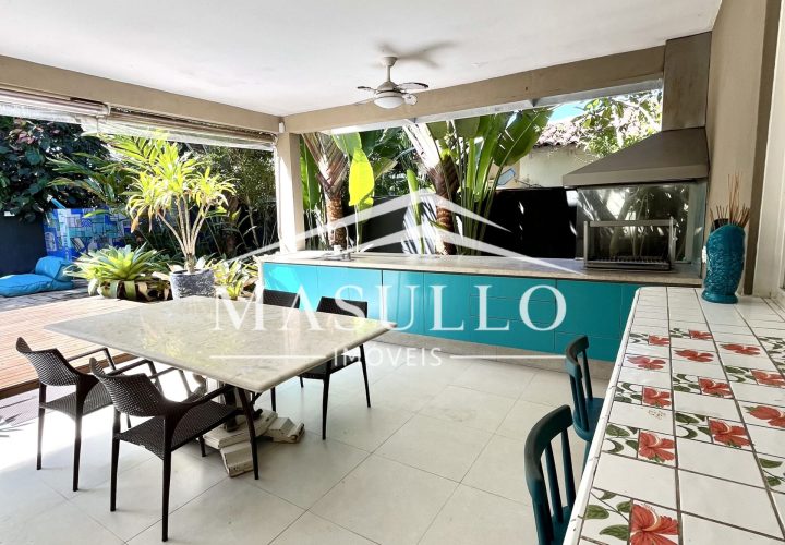 Casa a venda com 4 Suites na praia de maresias