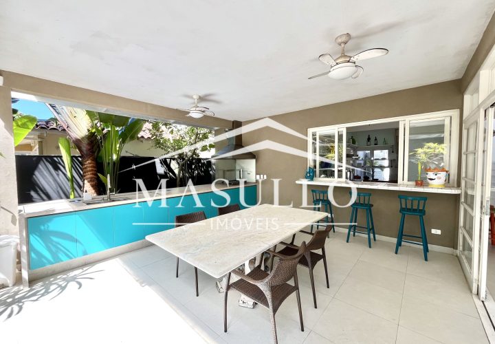 Casa a venda com 4 Suites na praia de maresias