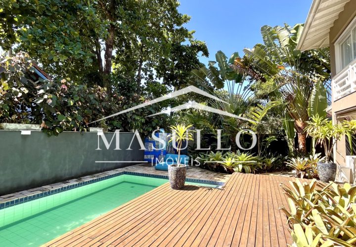 Casa a venda com 4 Suites na praia de maresias