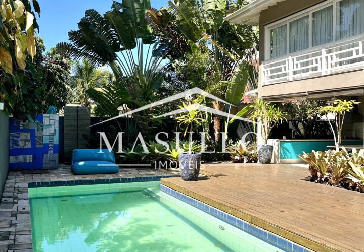 Casa a venda com 4 Suites na praia de maresias