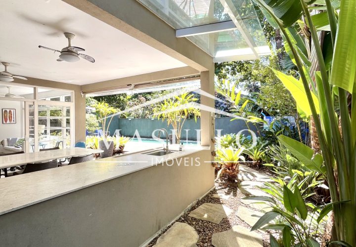 Casa a venda com 4 Suites na praia de maresias