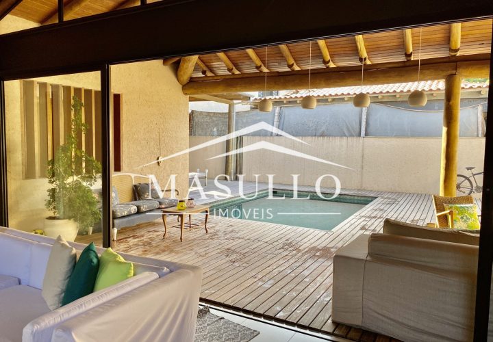 Casa a venda com seis quartos em Condominio fechado Maresias