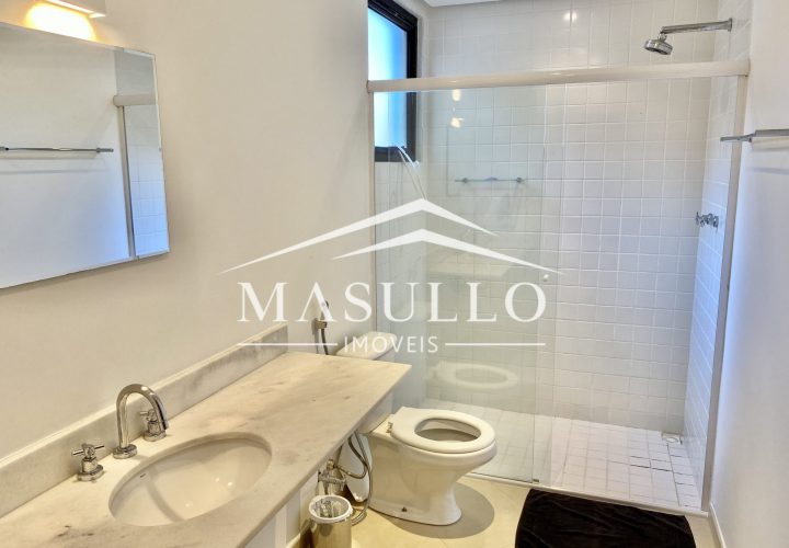 Casa a venda com seis quartos em Condominio fechado Maresias
