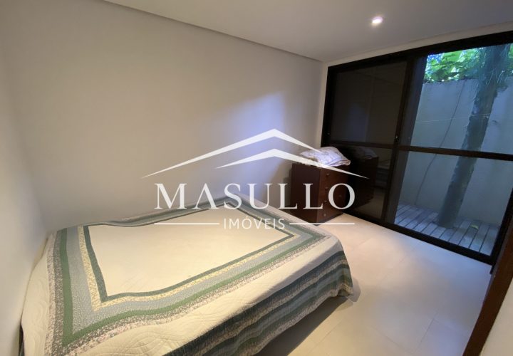 Casa a venda com seis quartos em Condominio fechado Maresias